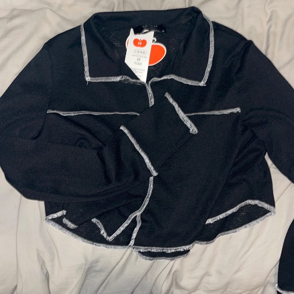 Cider Black Cropped long sleeve with white stitching
